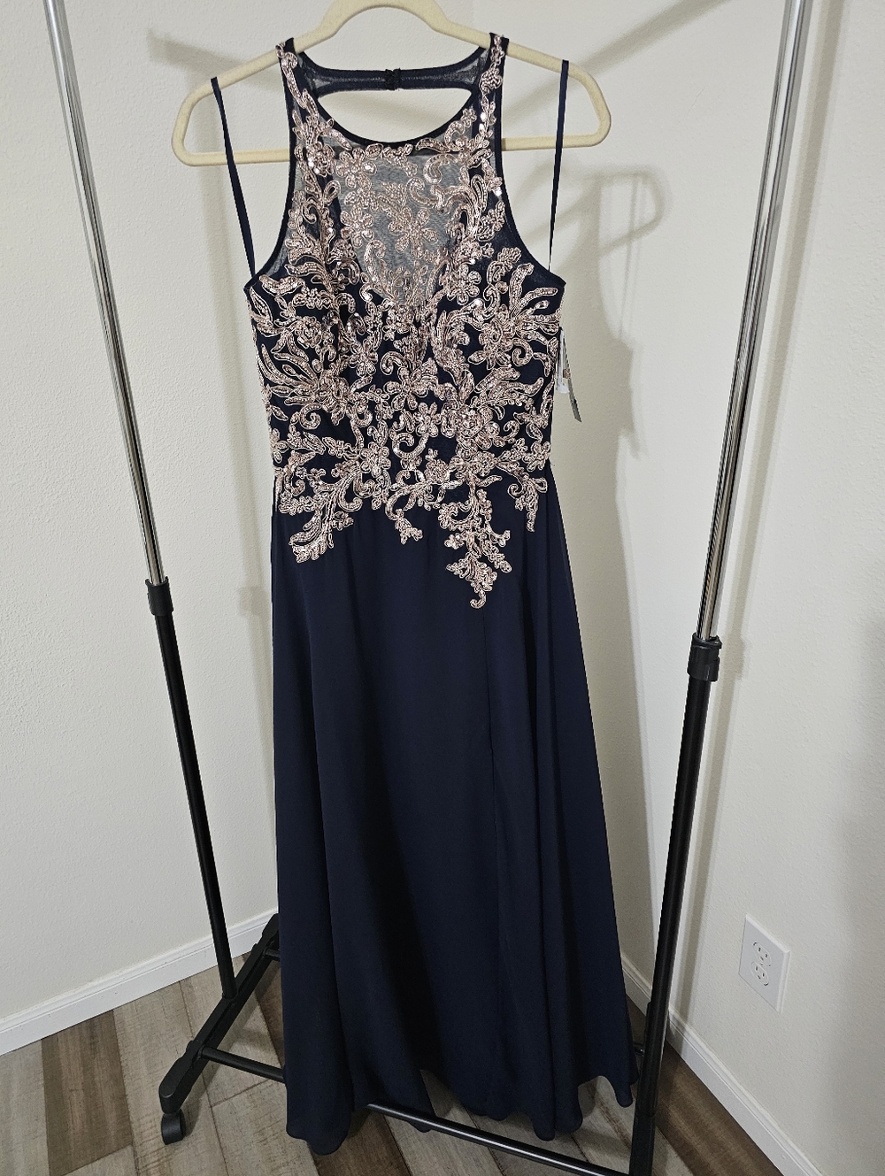 Women's Clothing (397) - Picture 4 of 9